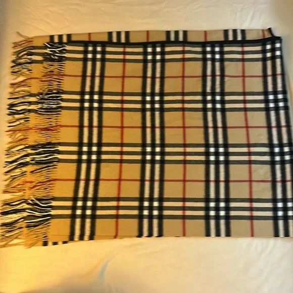 Burberry London 100% Lambswool Cape/Wrap